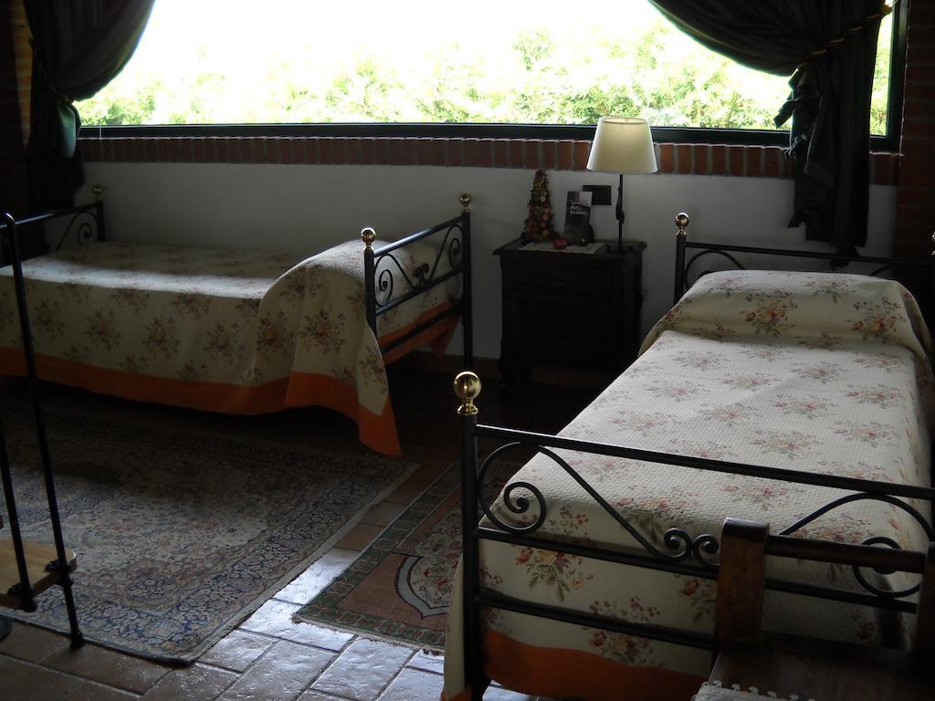 Agriturismo Maiocchi Villa Borgarello Phòng bức ảnh