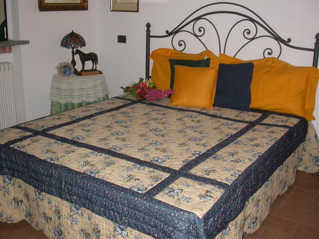 Agriturismo Maiocchi Villa Borgarello Phòng bức ảnh
