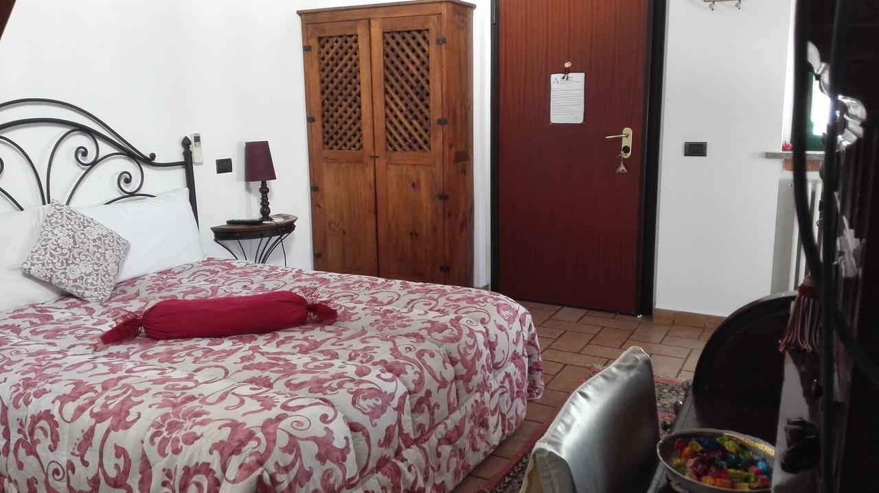 Agriturismo Maiocchi Villa Borgarello Phòng bức ảnh